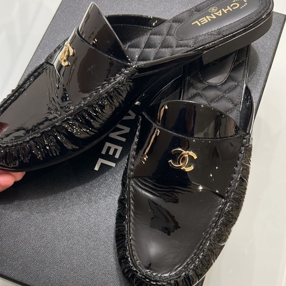 Chanel shoes - Picture 1 of 3